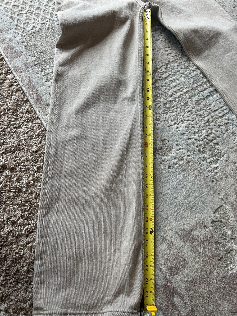 Abercrombie & Fitch Straight-Leg 90’s relaxed high rise Jeans in Light Beige - Picture 5 of 6